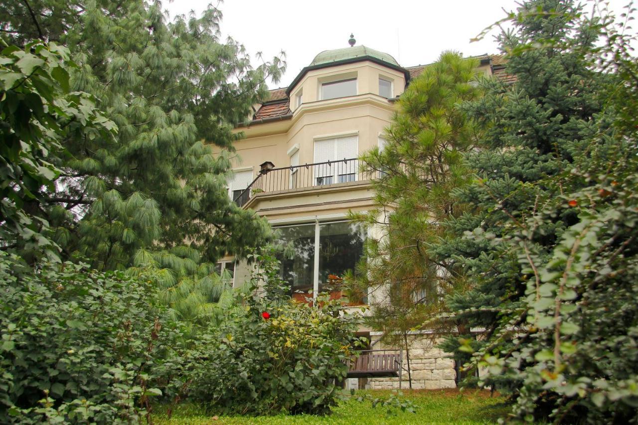 مبيت وإفطار بودابست Kalmar Panzio المظهر الخارجي الصورة