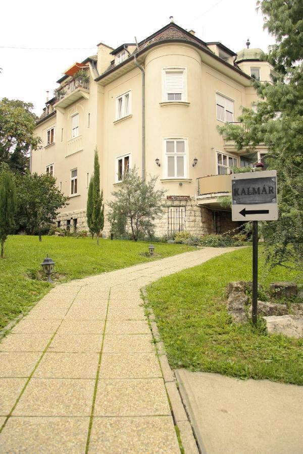 مبيت وإفطار بودابست Kalmar Panzio المظهر الخارجي الصورة